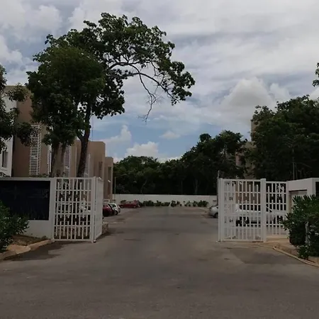 Residencial con seguridad y áreas recreativas.-3